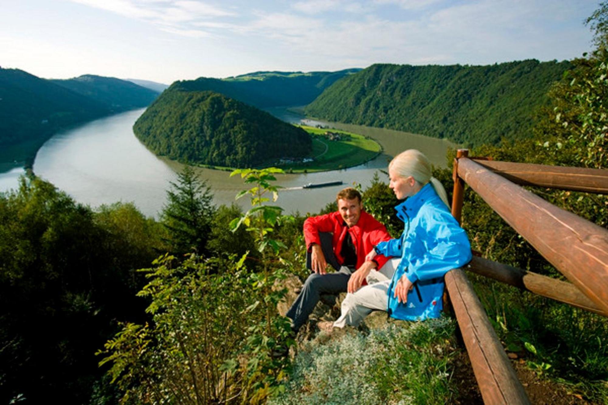 Gasthof-Pension Zum Haugstein - Familie Eder Engelhartszell Bagian luar foto